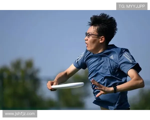 重庆飞盘队技术解析：聚焦飞盘运动的战术与技巧提升